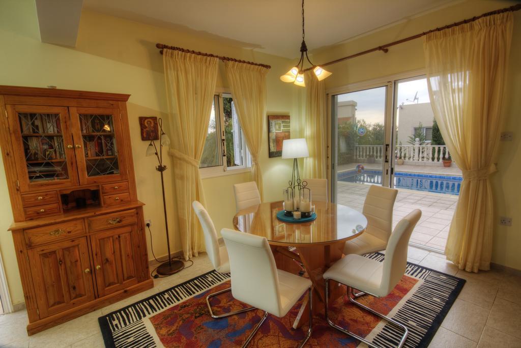 Villa Athina Paphos Szoba fotó